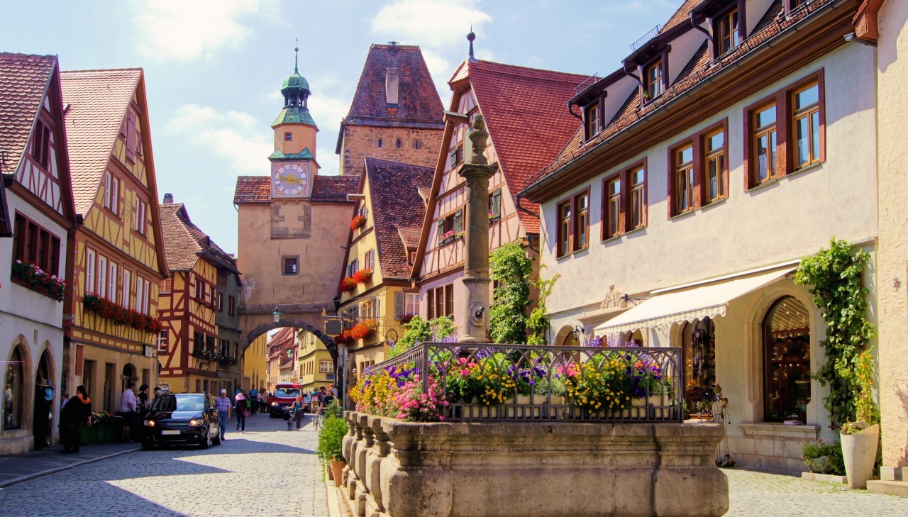 Rothenburg-ob-der-Tauber-Germany1-e1438356210220 (1)